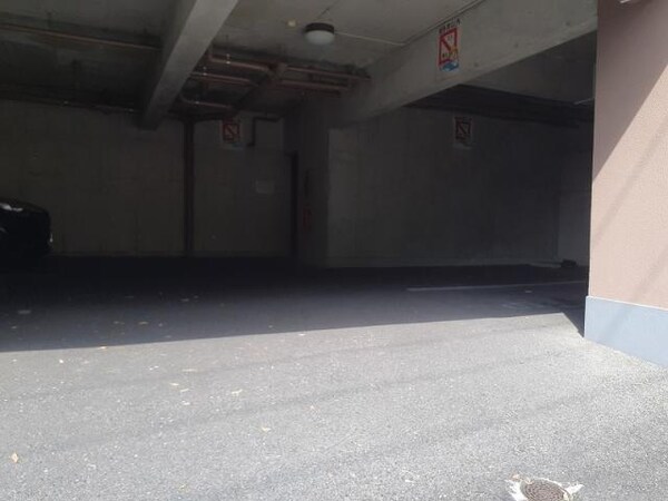 駐車場(地下駐車場です)