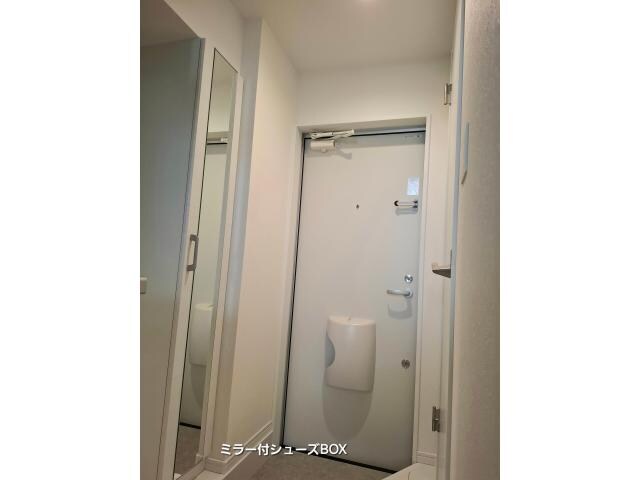 物件内観写真7　(秘密基地の入口みたい)