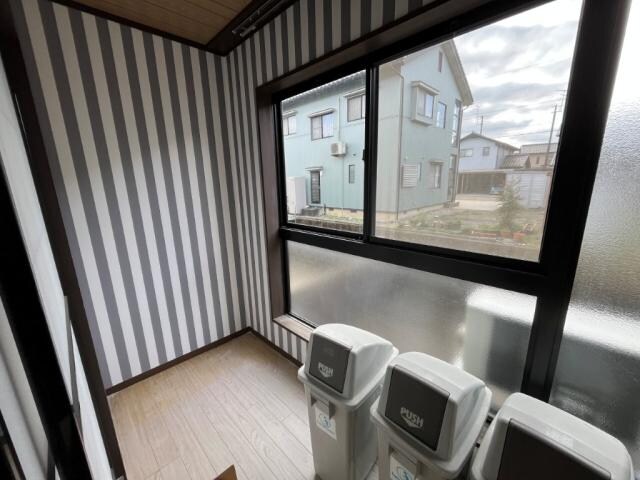 ルピナス小矢部のベランダ・バルコニー・庭(サンルーム)