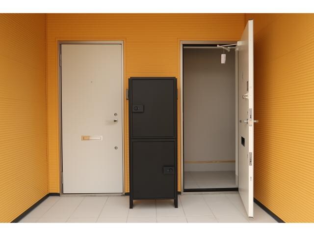 物件外観写真7　(各室用宅配ボックスあり)