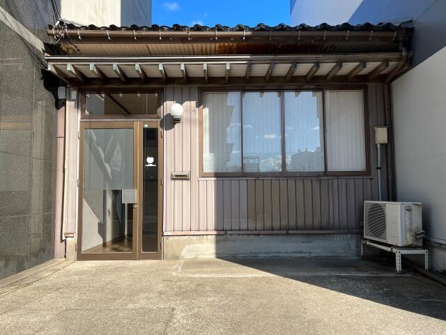 中田テナントの物件外観写真