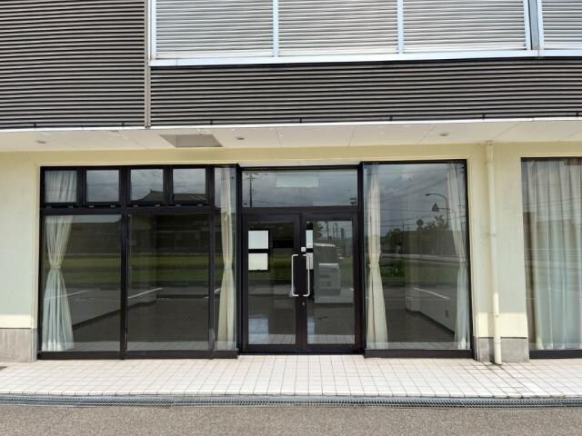 サンフラワーテナントの物件外観写真