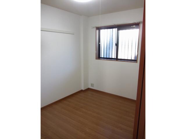 物件内観写真13　(4.1帖洋室)