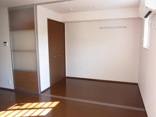 物件内観写真28　(2.8帖洋室)