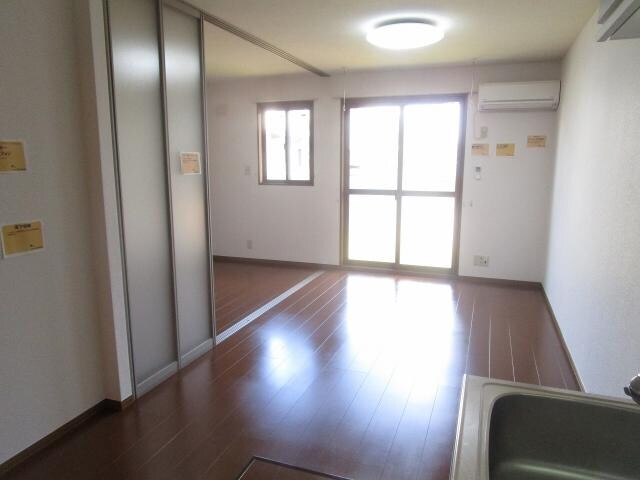 物件内観写真16　(リビング)