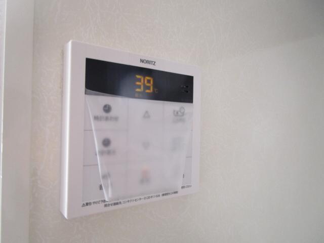 物件内観写真27　(給湯リモコン)