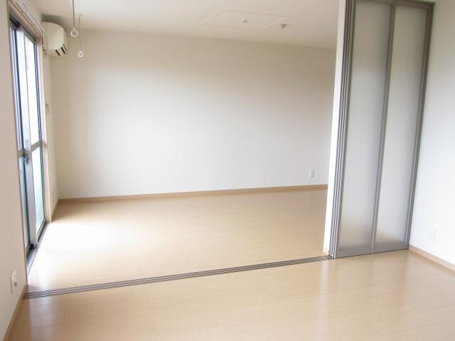 物件内観写真19　(東側洋室)