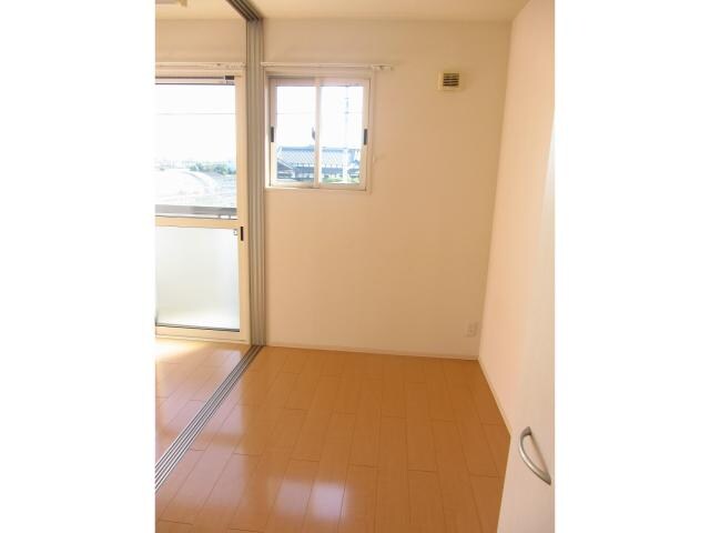 物件内観写真16　(3帖洋室)