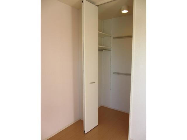 物件内観写真17　(3帖洋室収納)
