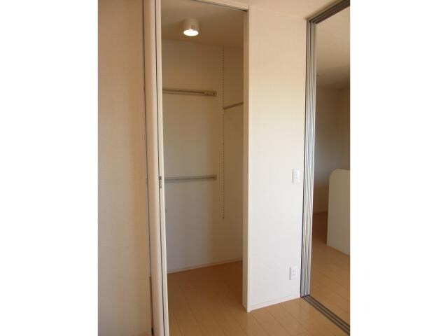 物件内観写真18　(3帖洋室収納)