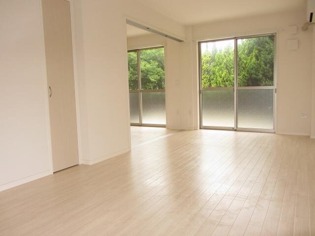 物件内観写真16　(リビング)