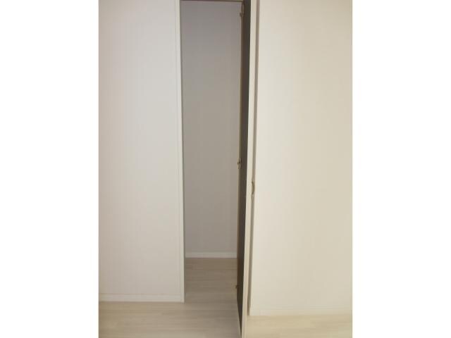 物件内観写真25　(リビング収納)