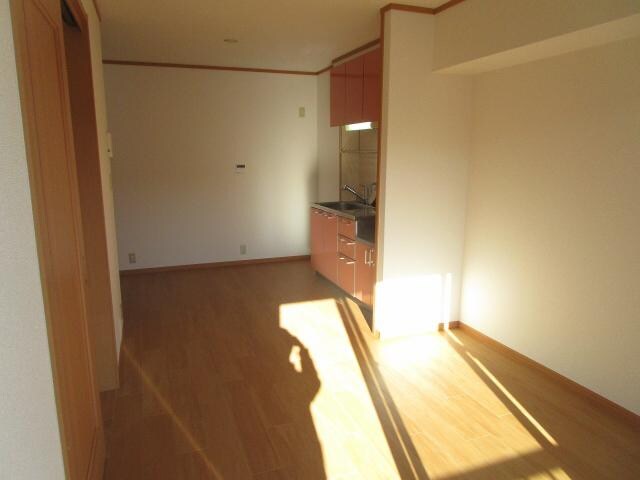 物件内観写真11　(リビング)