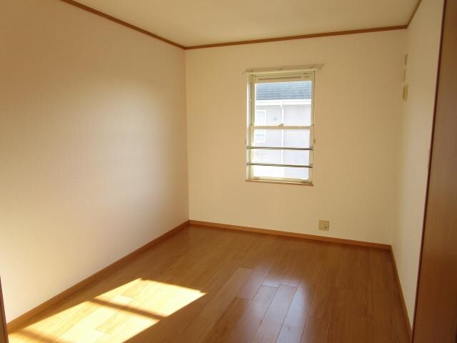 物件内観写真13　(６帖洋室)