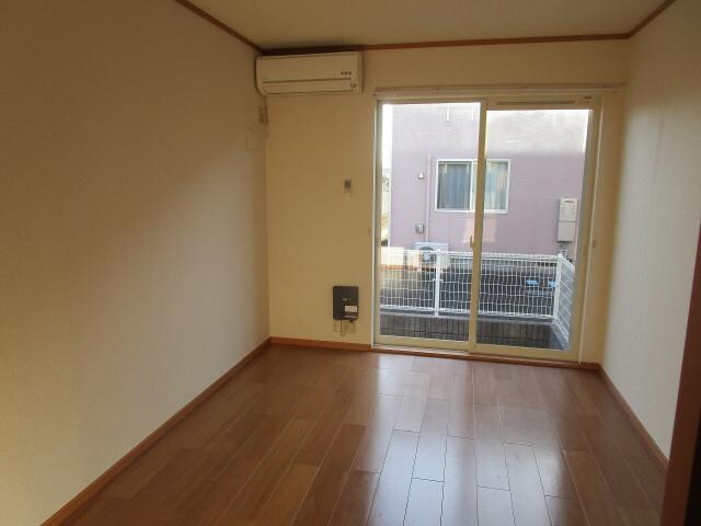 物件内観写真13　(6帖洋室)