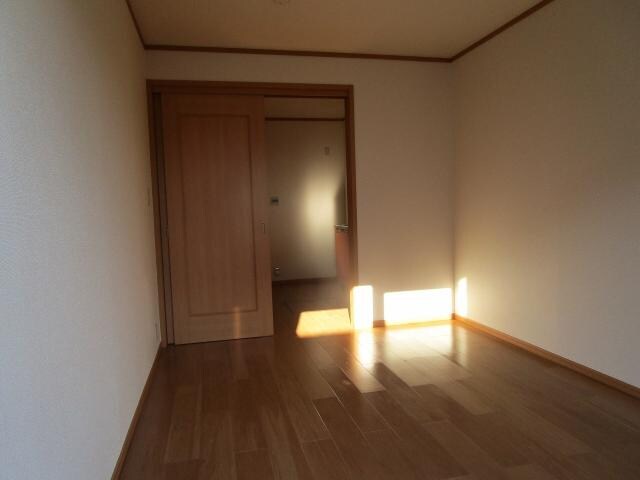 物件内観写真14　(6帖洋室)