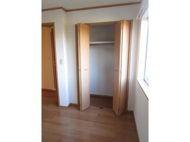 物件内観写真16　(4.7帖洋室収納)