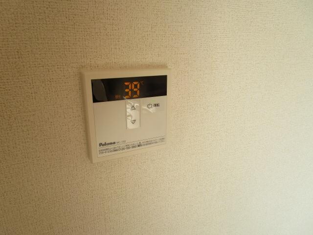 物件内観写真27　(給湯リモコン)