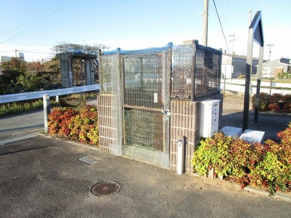 建物設備(ゴミ置き場)