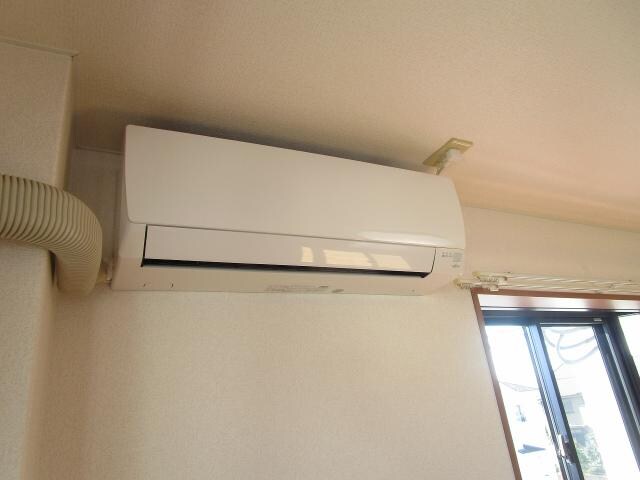 物件内観写真25　(リビングエアコン)