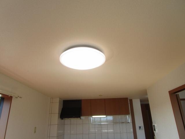 物件内観写真26　(リビング照明器具)