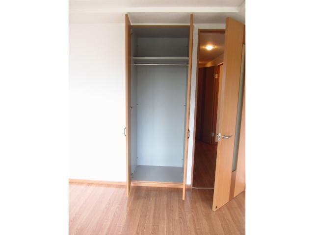 物件内観写真24　(リビング収納)