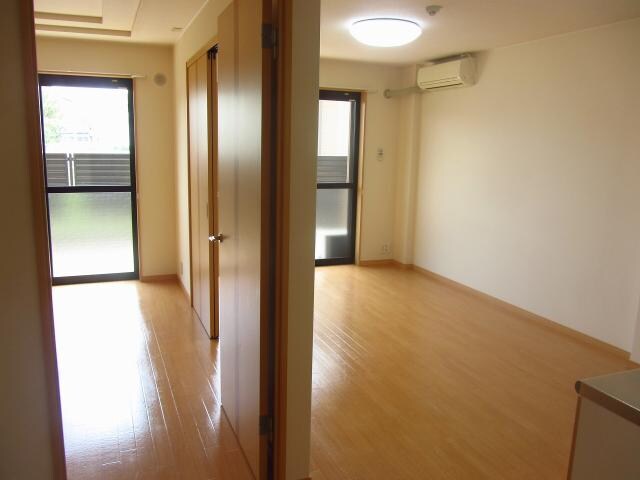 物件内観写真13　(リビング)