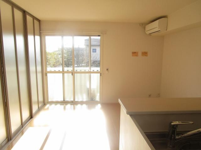 物件内観写真12　(リビング)