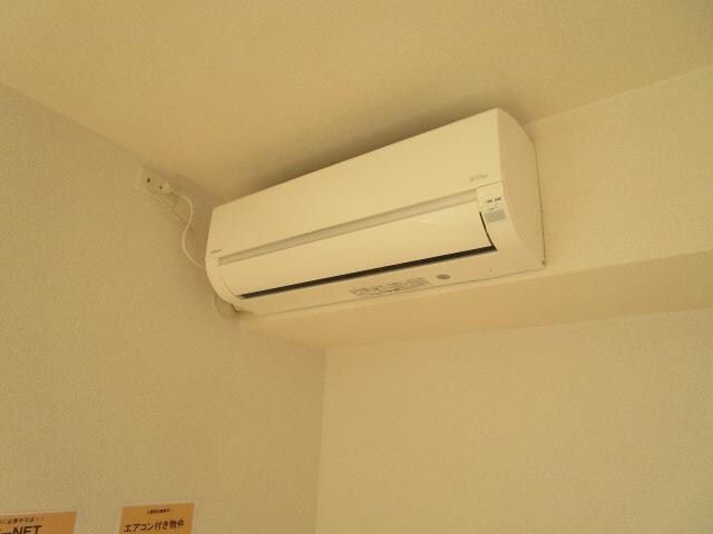物件内観写真30　(リビングエアコン)