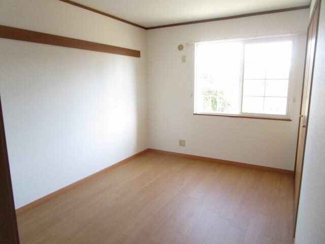 物件内観写真11　(6帖洋室)