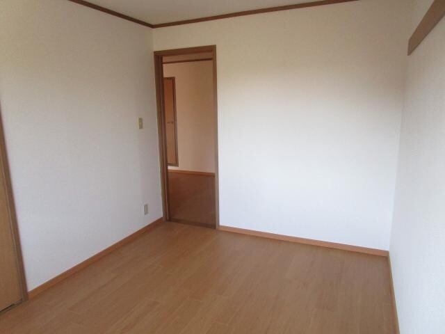 物件内観写真12　(6帖洋室)