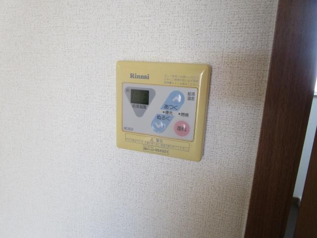 物件内観写真25　(給湯リモコン)