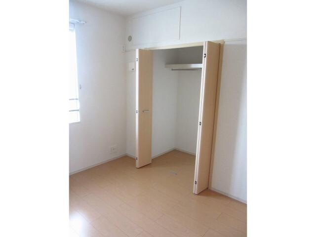 物件内観写真23　(6.1帖洋室収納)