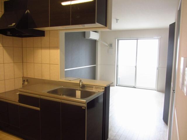 物件内観写真10　(リビング)