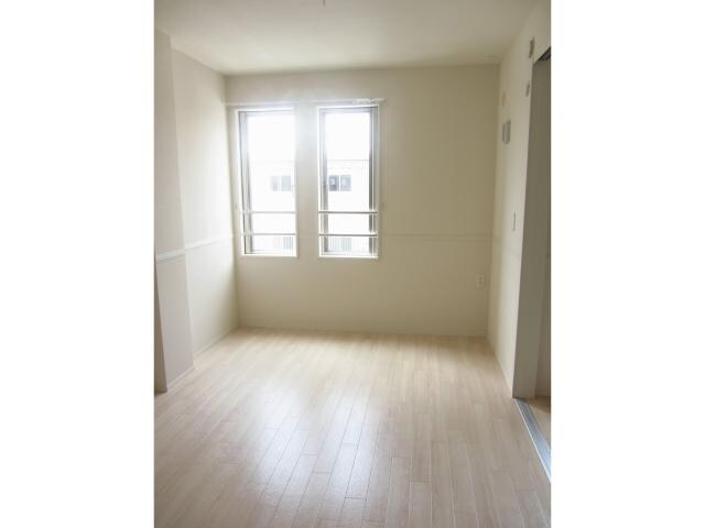 物件内観写真15　(5.3帖洋室)