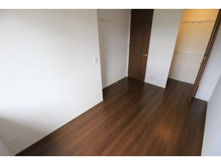 物件内観写真9　(5.5帖洋室)