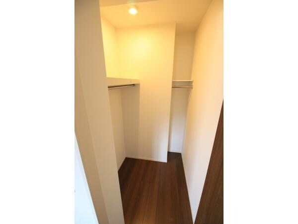 物件内観写真14　(ウォークインクローゼット)