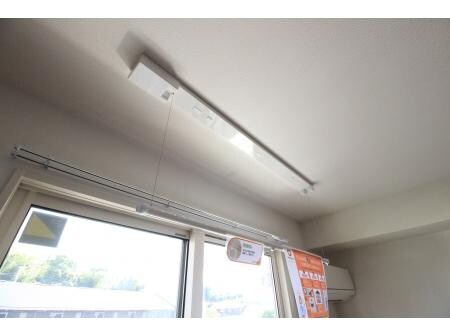 物件内観写真18　(室内物干し)