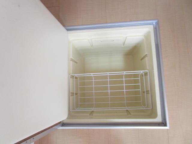 物件内観写真31　(床下収納)