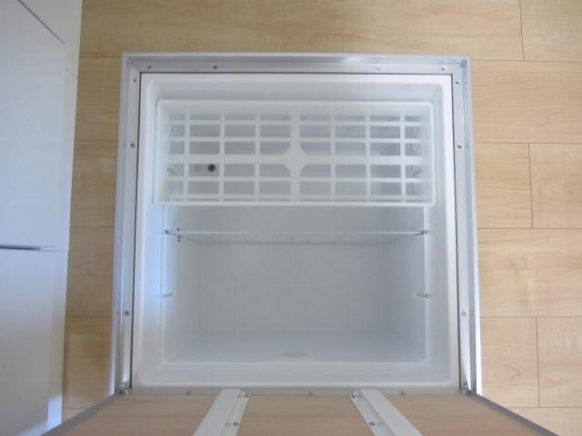 物件内観写真34　(床下収納)