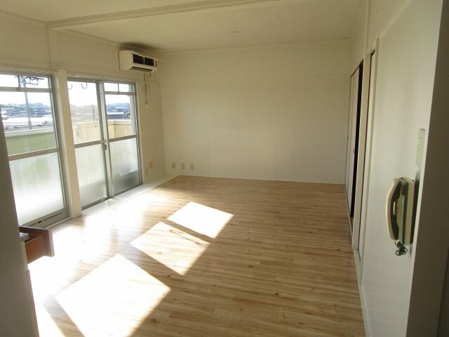 物件内観写真14　(リビング)