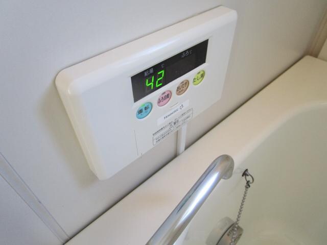物件内観写真30　(給湯リモコン)