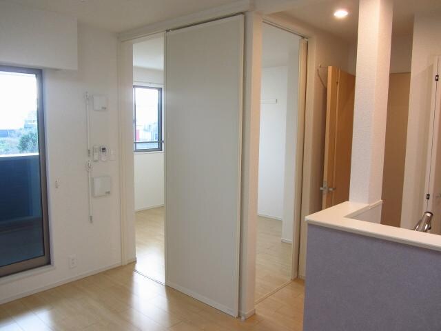 物件内観写真16　(5.3帖洋室)