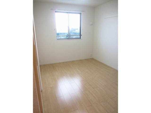 物件内観写真17　(5.3帖洋室)