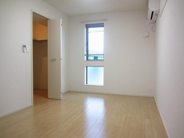 物件内観写真19　(６帖洋室)