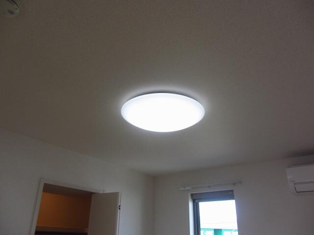 物件内観写真32　(照明器具)