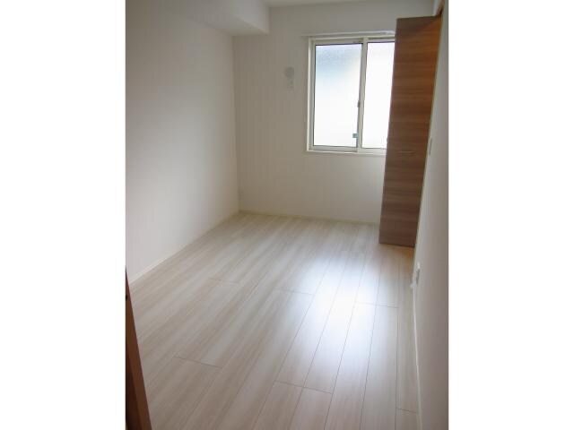 物件内観写真10　(5.05帖洋室)