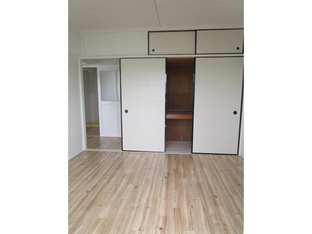 物件内観写真26　(南側洋室)