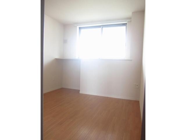 物件内観写真16　(北側洋室)