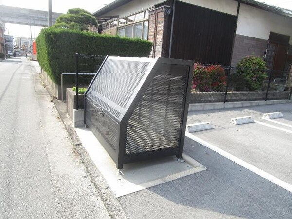 建物設備(ゴミ置き場)